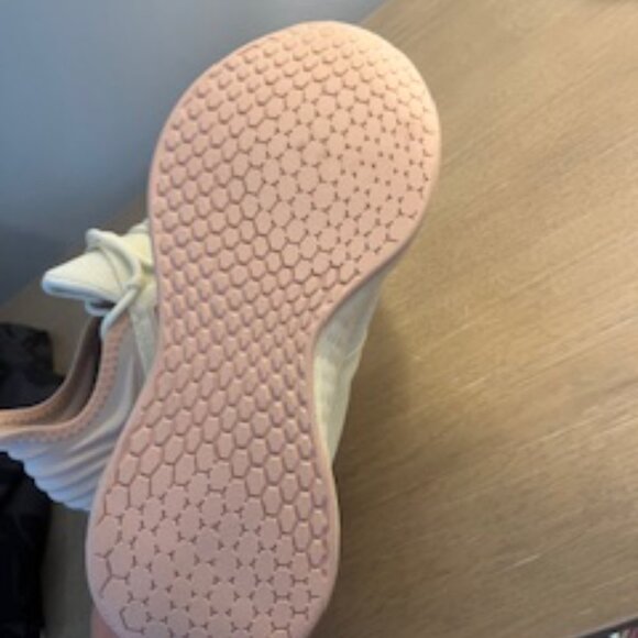 NWT / New Balance tennis shoes / rose gold + cream / size 6.5 - Picture 4 of 5